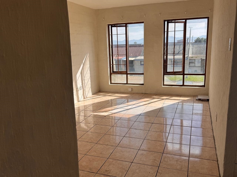 To Let 2 Bedroom Property for Rent in De Almeida Western Cape